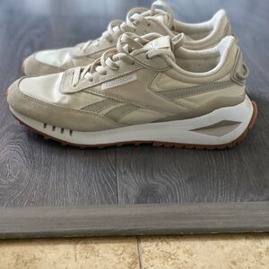 Women’s Reebok sneakers